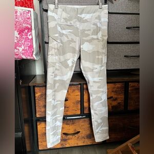 Athleta White and Cream Leggings